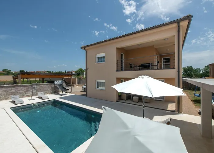 Villa Maslina *